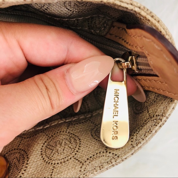 Michael Kors Tote Bag - Picture 7 of 7